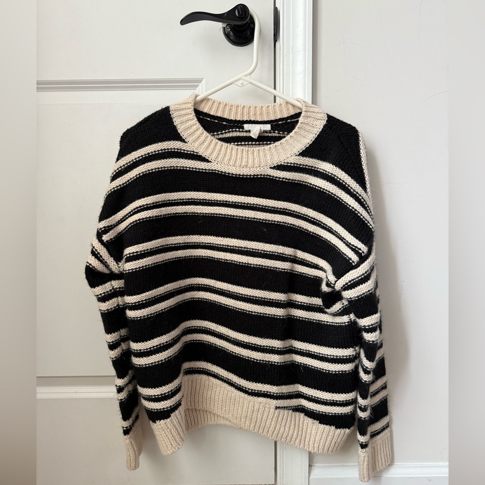 Cozy H&M sweater - wool winter black and cream striped sweater